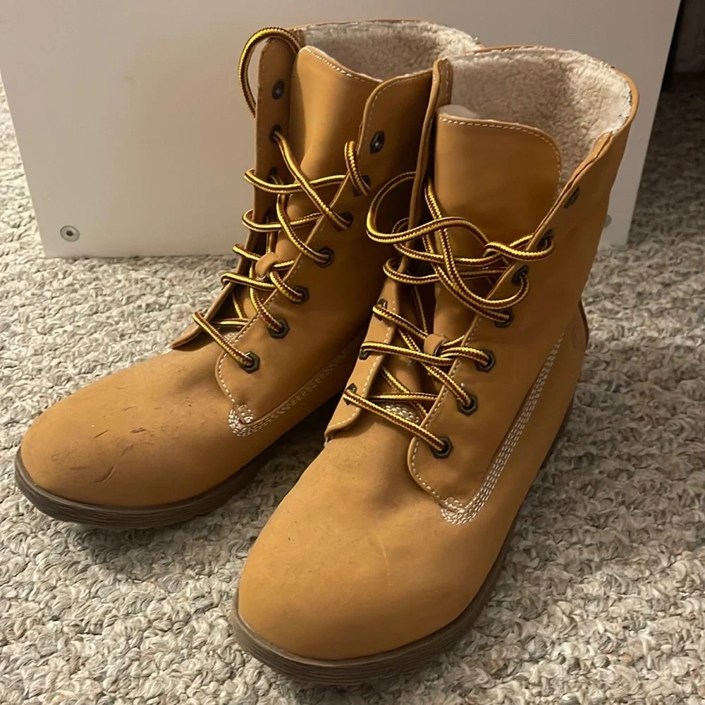 Boots - Picture 1 of 3